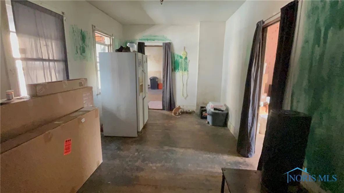 626 Walnut Street, Toledo, Ohio 43604, 3 Bedrooms Bedrooms, 5 Rooms Rooms,1 BathroomBathrooms,Residential,For Sale,Walnut,6130153