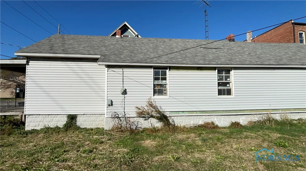 626 Walnut Street, Toledo, Ohio 43604, 3 Bedrooms Bedrooms, 5 Rooms Rooms,1 BathroomBathrooms,Residential,For Sale,Walnut,6130153
