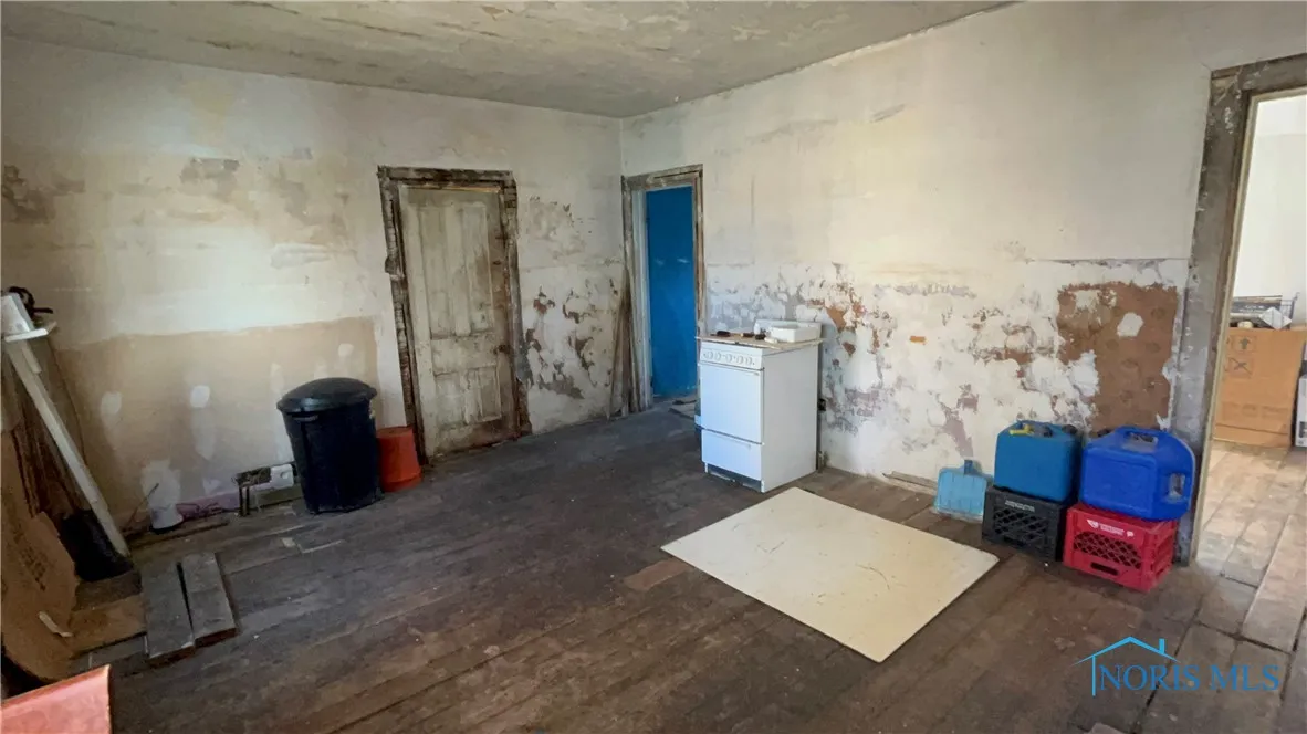 626 Walnut Street, Toledo, Ohio 43604, 3 Bedrooms Bedrooms, 5 Rooms Rooms,1 BathroomBathrooms,Residential,For Sale,Walnut,6130153