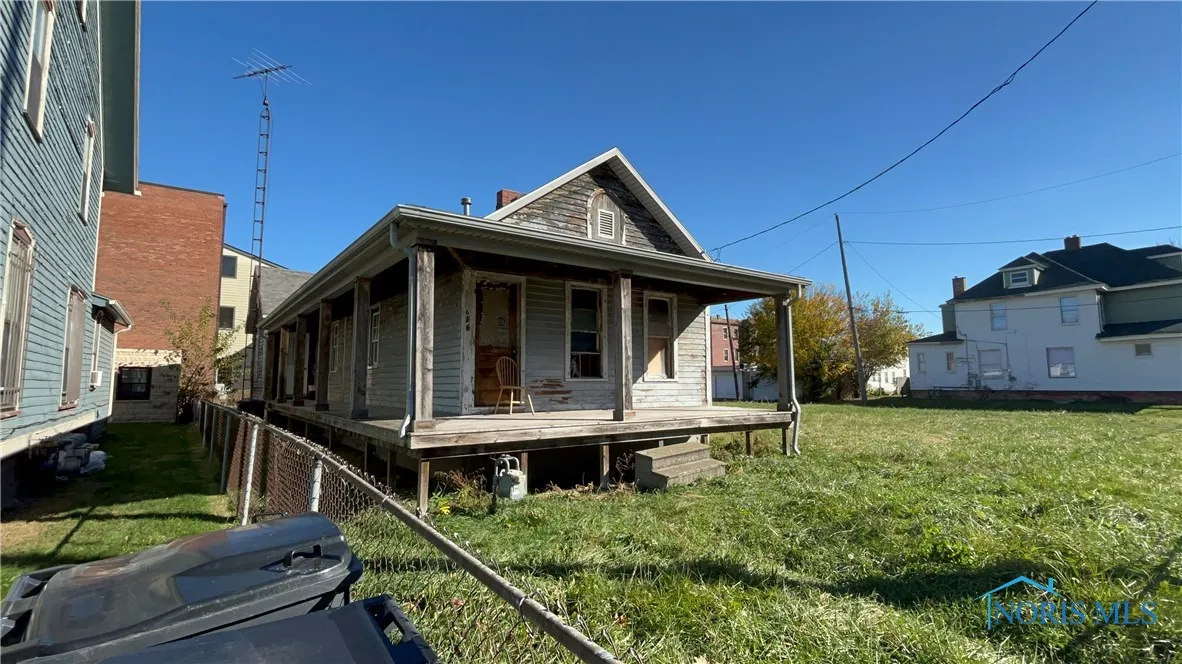 626 Walnut Street, Toledo, Ohio 43604, 3 Bedrooms Bedrooms, 5 Rooms Rooms,1 BathroomBathrooms,Residential,For Sale,Walnut,6130153