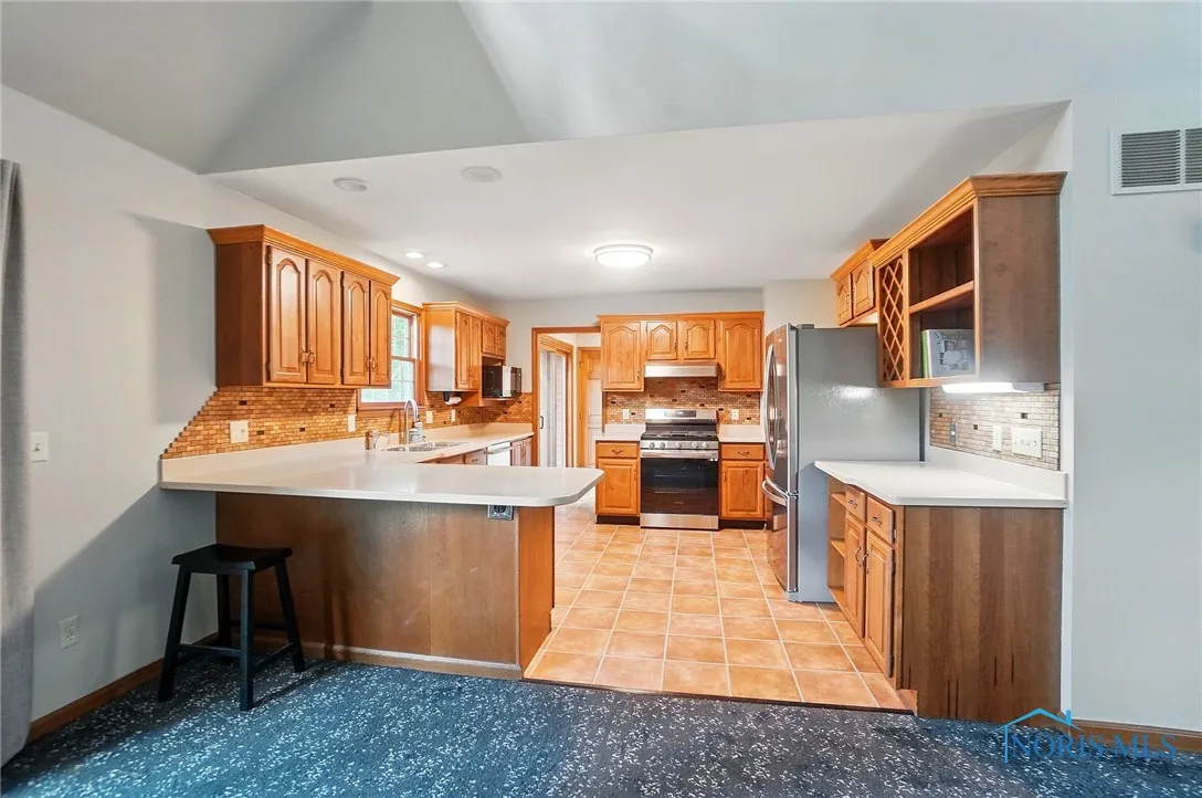 1301 Forest Park, Findlay, Ohio 45840, 3 Bedrooms Bedrooms, 8 Rooms Rooms,3 BathroomsBathrooms,Residential,For Sale,Forest,6130192