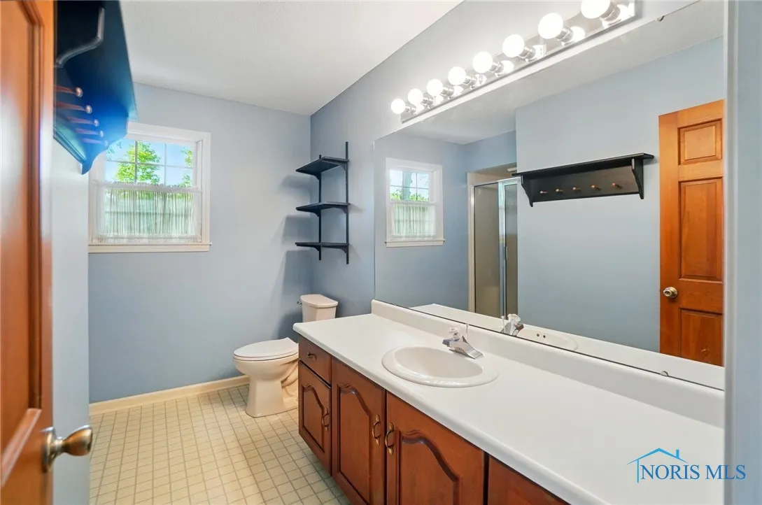 1301 Forest Park, Findlay, Ohio 45840, 3 Bedrooms Bedrooms, 8 Rooms Rooms,3 BathroomsBathrooms,Residential,For Sale,Forest,6130192