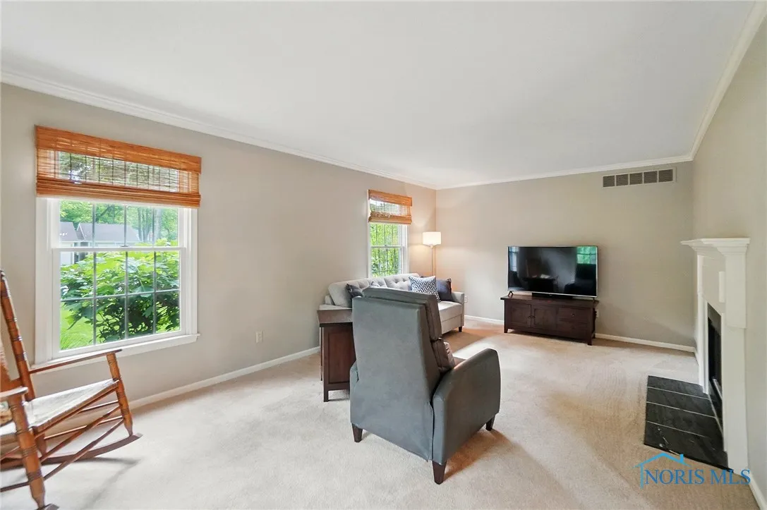 1301 Forest Park, Findlay, Ohio 45840, 3 Bedrooms Bedrooms, 8 Rooms Rooms,3 BathroomsBathrooms,Residential,For Sale,Forest,6130192