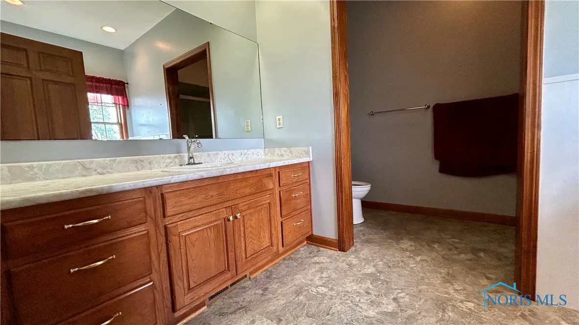 12327 Buckeye Drive, Paulding, Ohio 45879, 3 Bedrooms Bedrooms, 8 Rooms Rooms,3 BathroomsBathrooms,Residential,For Sale,Buckeye,6130180
