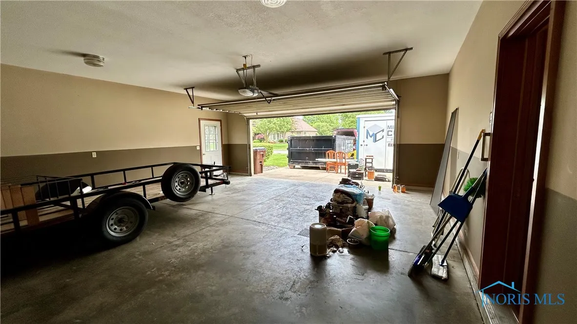 12327 Buckeye Drive, Paulding, Ohio 45879, 3 Bedrooms Bedrooms, 8 Rooms Rooms,3 BathroomsBathrooms,Residential,For Sale,Buckeye,6130180