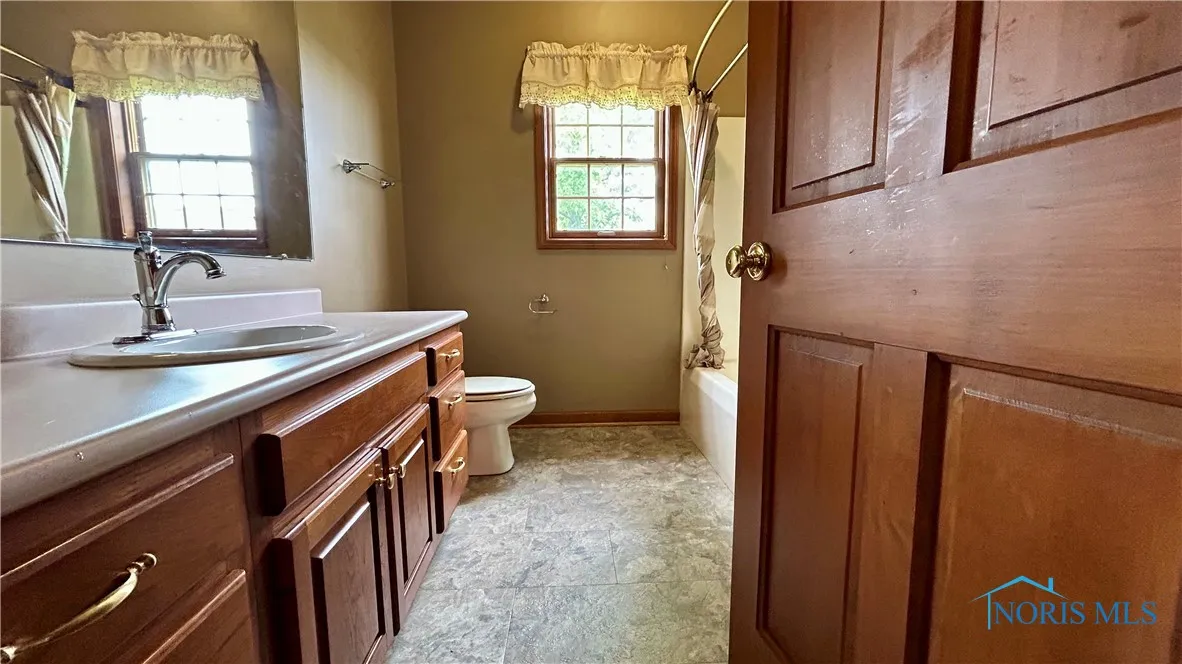 12327 Buckeye Drive, Paulding, Ohio 45879, 3 Bedrooms Bedrooms, 8 Rooms Rooms,3 BathroomsBathrooms,Residential,For Sale,Buckeye,6130180