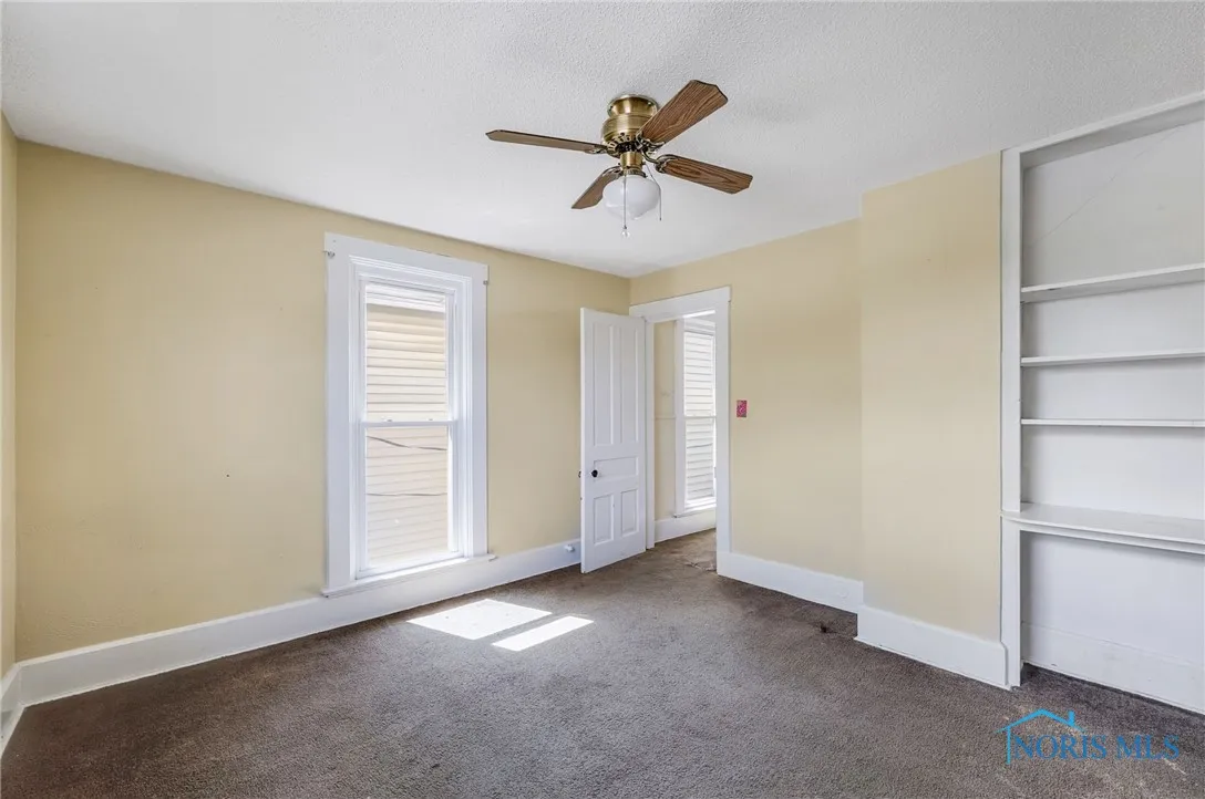 446 Center Street, Findlay, Ohio 45840, 2 Bedrooms Bedrooms, 8 Rooms Rooms,2 BathroomsBathrooms,Residential,For Sale,Center,6130138