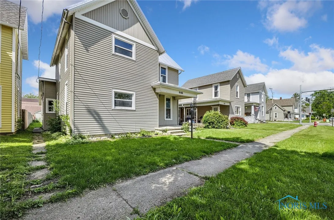 446 Center Street, Findlay, Ohio 45840, 2 Bedrooms Bedrooms, 8 Rooms Rooms,2 BathroomsBathrooms,Residential,For Sale,Center,6130138