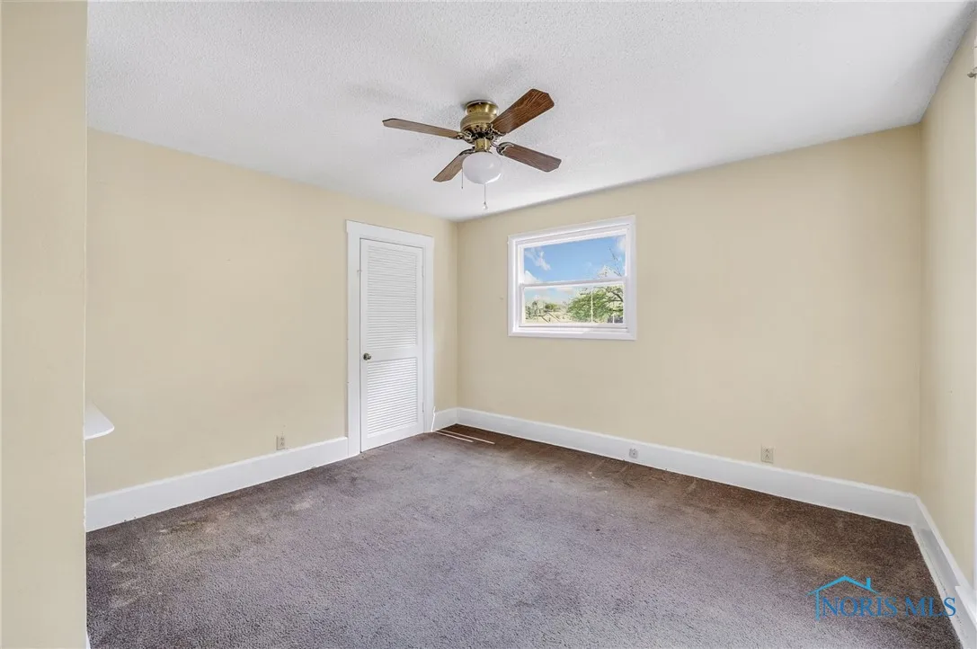 446 Center Street, Findlay, Ohio 45840, 2 Bedrooms Bedrooms, 8 Rooms Rooms,2 BathroomsBathrooms,Residential,For Sale,Center,6130138