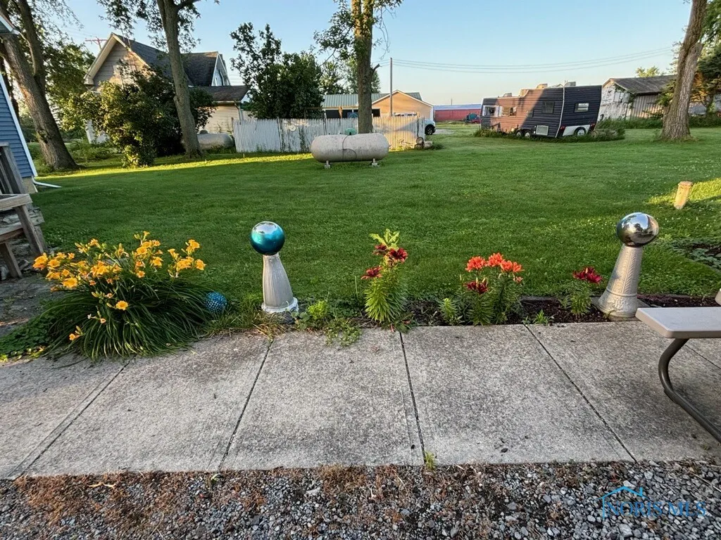 400 S Michigan Street, Alvordton, Ohio 43501, 2 Bedrooms Bedrooms, 5 Rooms Rooms,2 BathroomsBathrooms,Residential,For Sale,Michigan,6130221