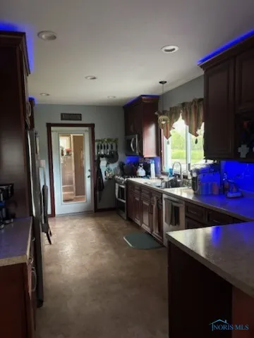 400 S Michigan Street, Alvordton, Ohio 43501, 2 Bedrooms Bedrooms, 5 Rooms Rooms,2 BathroomsBathrooms,Residential,For Sale,Michigan,6130221