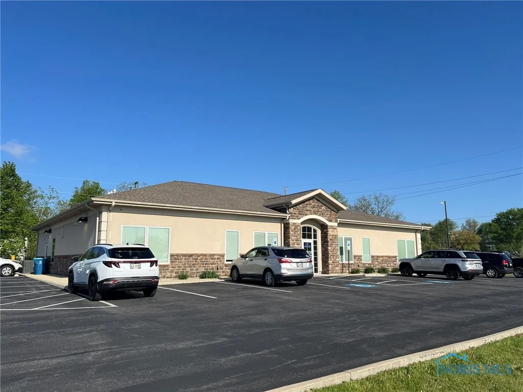 2006 E Harbor Road, Port Clinton, Ohio 43452, ,Commercial Sale,For Sale,Harbor,6130230