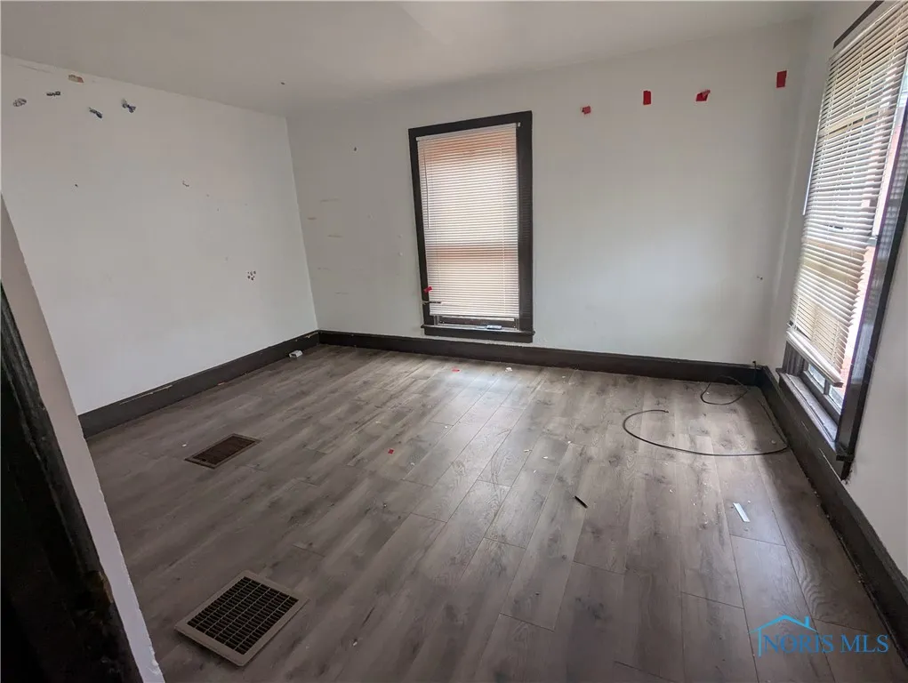 721 N Detroit Avenue, Toledo, Ohio 43607, 3 Bedrooms Bedrooms, 7 Rooms Rooms,1 BathroomBathrooms,Residential,For Sale,Detroit,6130267