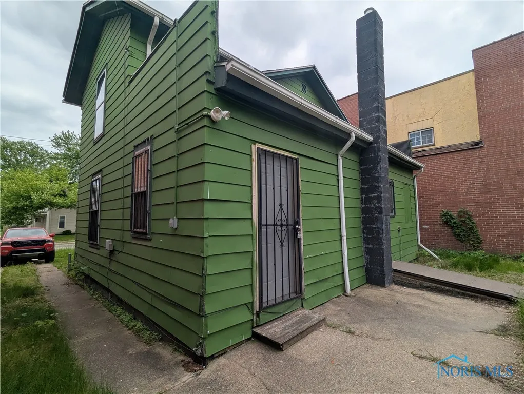 721 N Detroit Avenue, Toledo, Ohio 43607, 3 Bedrooms Bedrooms, 7 Rooms Rooms,1 BathroomBathrooms,Residential,For Sale,Detroit,6130267