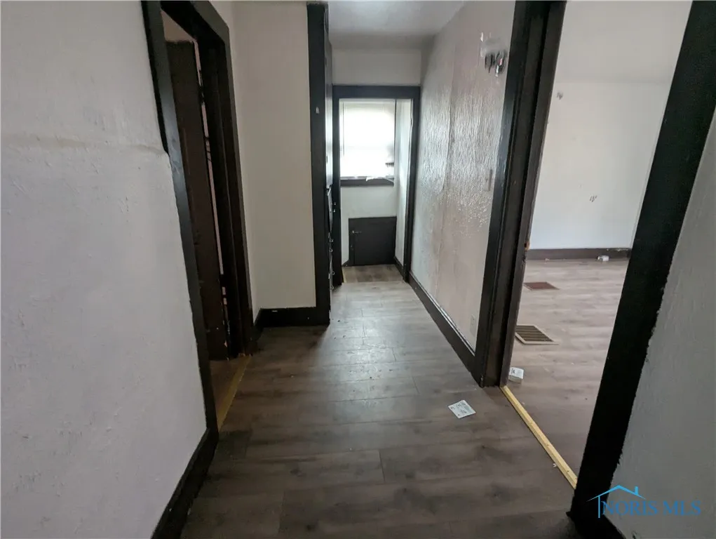 721 N Detroit Avenue, Toledo, Ohio 43607, 3 Bedrooms Bedrooms, 7 Rooms Rooms,1 BathroomBathrooms,Residential,For Sale,Detroit,6130267