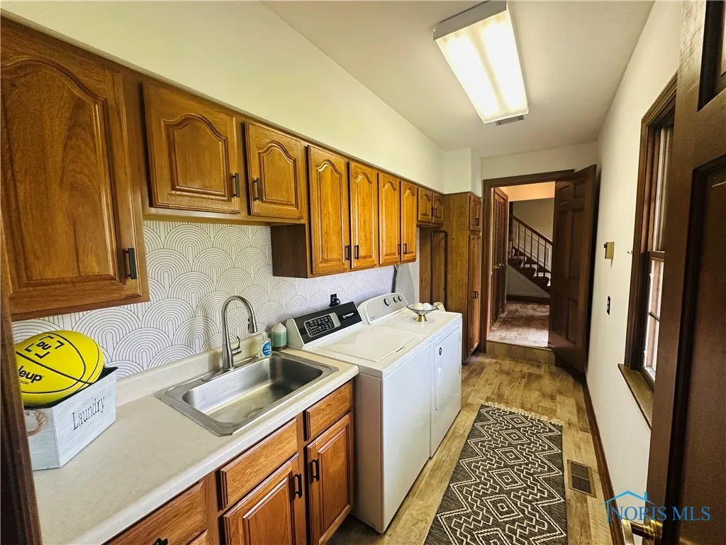 26761 Behrens Road, Defiance, Ohio 43512, 4 Bedrooms Bedrooms, 9 Rooms Rooms,4 BathroomsBathrooms,Residential,For Sale,Behrens,6130342