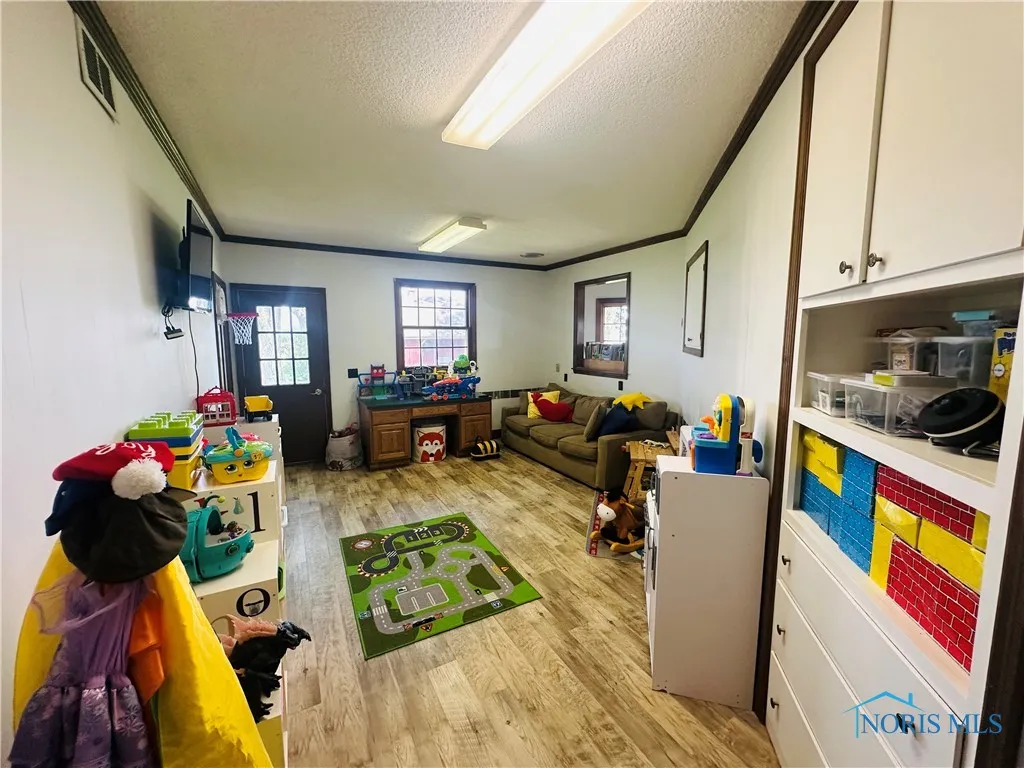 26761 Behrens Road, Defiance, Ohio 43512, 4 Bedrooms Bedrooms, 9 Rooms Rooms,4 BathroomsBathrooms,Residential,For Sale,Behrens,6130342