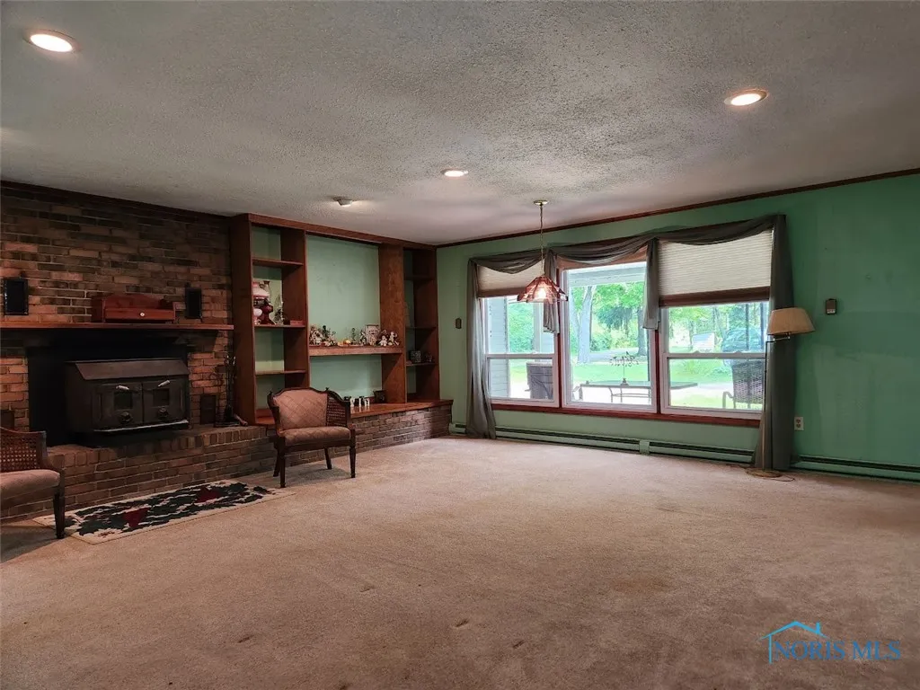 7539 Maumee Western Road, Maumee, Ohio 43537, 3 Bedrooms Bedrooms, 9 Rooms Rooms,2 BathroomsBathrooms,Residential,For Sale,Maumee Western,6130343