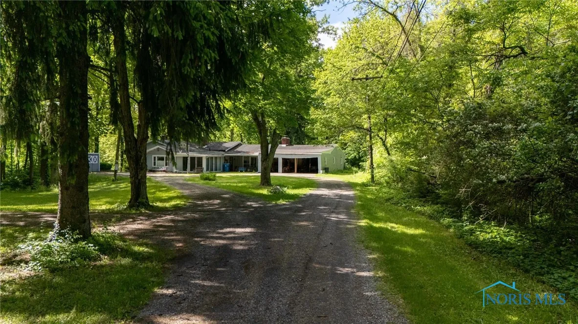 7539 Maumee Western Road, Maumee, Ohio 43537, 3 Bedrooms Bedrooms, 9 Rooms Rooms,2 BathroomsBathrooms,Residential,For Sale,Maumee Western,6130343