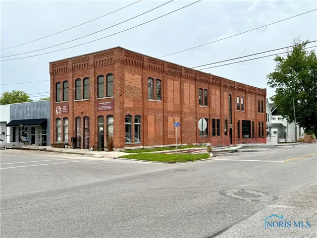 701 1/2 W First Street, Defiance, Ohio 43512, ,Commercial Lease,For Rent,First,6130305