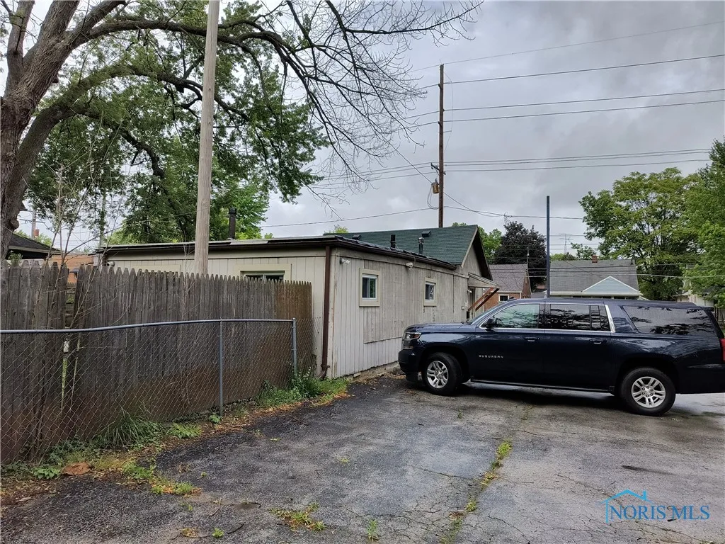 4437 Jackman Road, Toledo, Ohio 43612, ,Commercial Sale,For Sale,Jackman,6130573