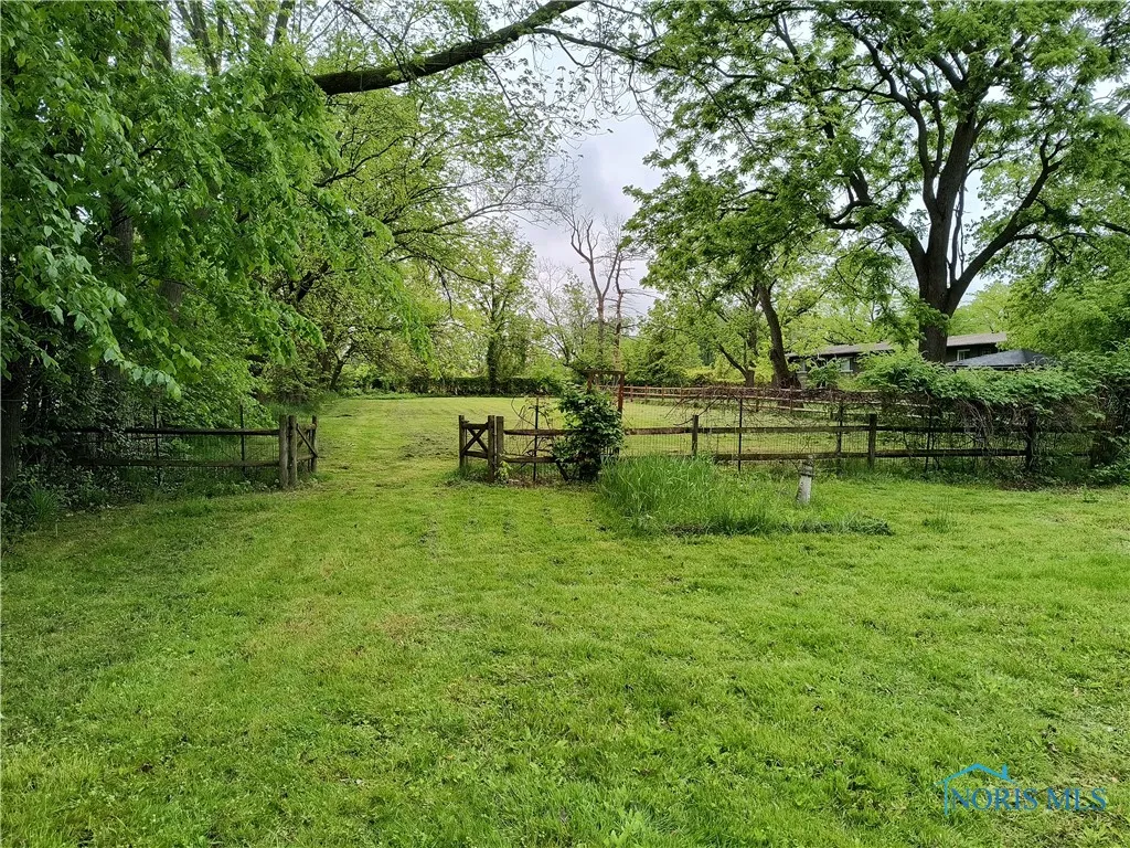 4437 Jackman Road, Toledo, Ohio 43612, ,Commercial Sale,For Sale,Jackman,6130573
