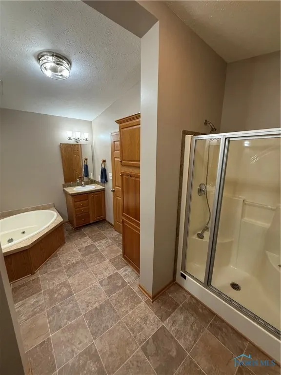 3784 N Stange Road, Graytown, Ohio 43432, 2 Bedrooms Bedrooms, ,2 BathroomsBathrooms,Residential,For Sale,Stange,6130632
