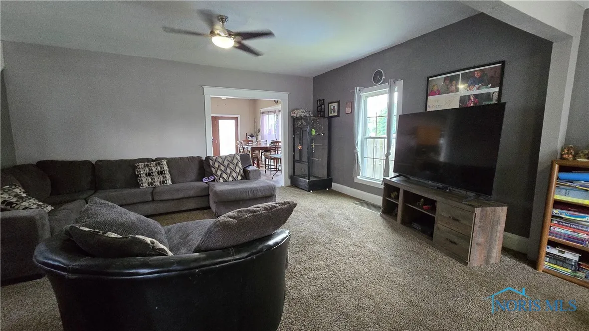 3146 131st Street, Toledo, Ohio 43611, 3 Bedrooms Bedrooms, 6 Rooms Rooms,6 BathroomsBathrooms,Residential,For Sale,131st,6130666