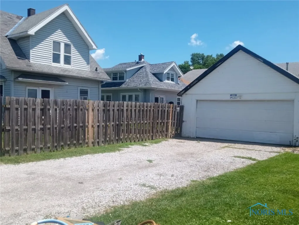 3146 131st Street, Toledo, Ohio 43611, 3 Bedrooms Bedrooms, 6 Rooms Rooms,6 BathroomsBathrooms,Residential,For Sale,131st,6130666