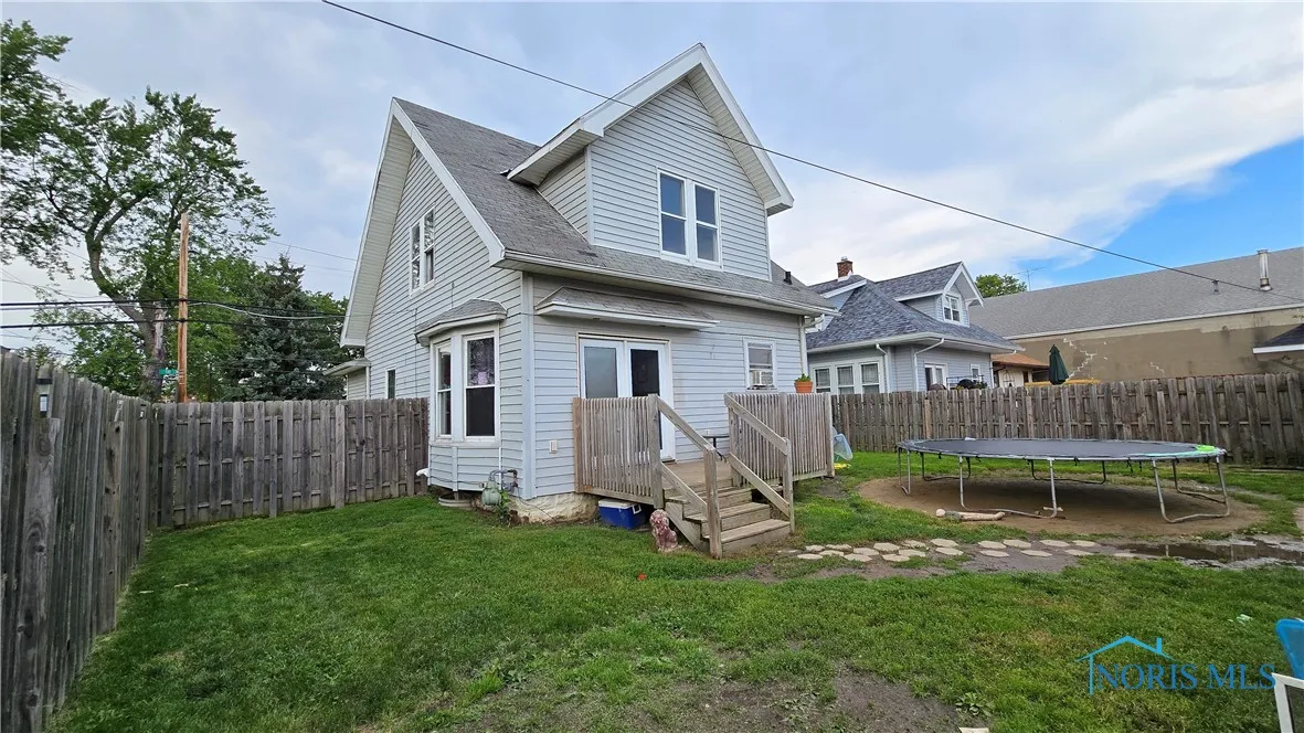 3146 131st Street, Toledo, Ohio 43611, 3 Bedrooms Bedrooms, 6 Rooms Rooms,6 BathroomsBathrooms,Residential,For Sale,131st,6130666