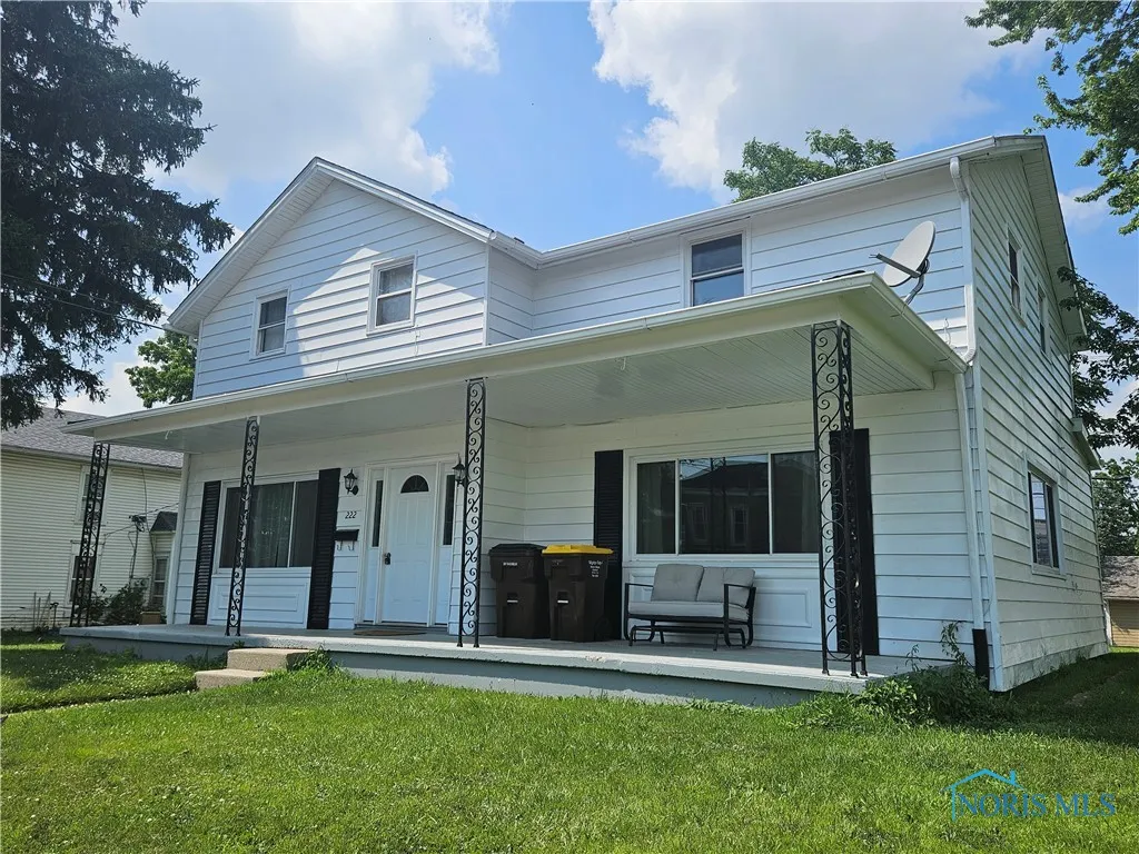 222 Hopkins Street, Defiance, Ohio 43512, 4 Bedrooms Bedrooms, 8 Rooms Rooms,2 BathroomsBathrooms,Residential,For Sale,Hopkins,6130776