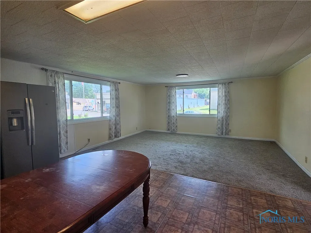 222 Hopkins Street, Defiance, Ohio 43512, 4 Bedrooms Bedrooms, 8 Rooms Rooms,2 BathroomsBathrooms,Residential,For Sale,Hopkins,6130776