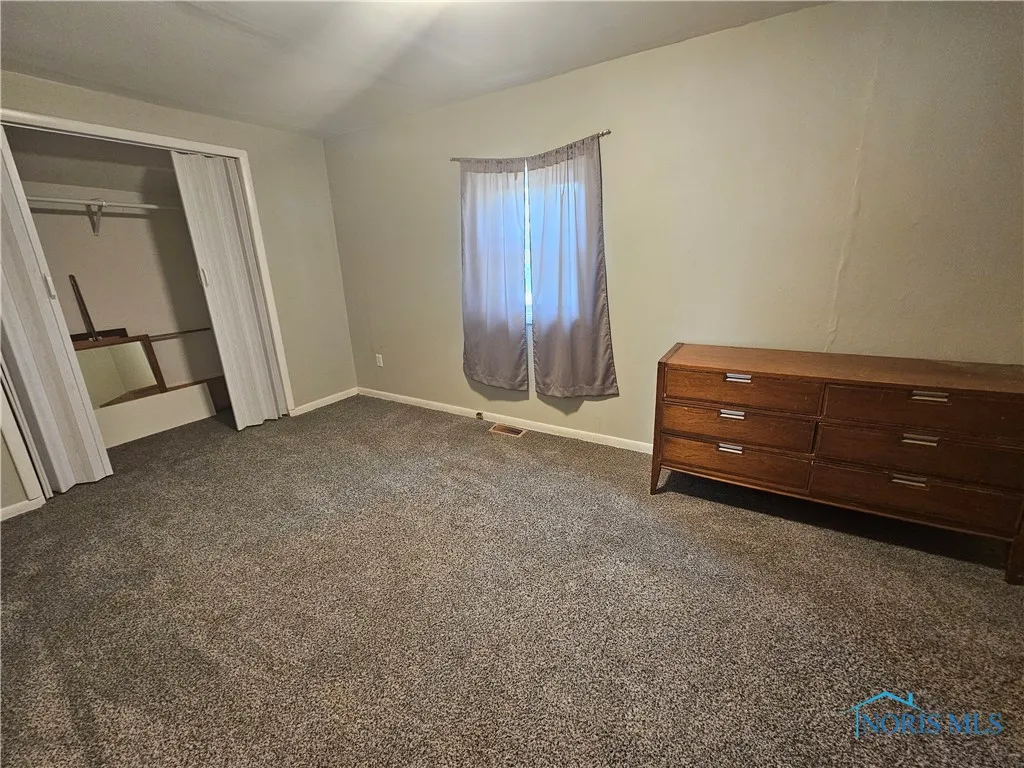 222 Hopkins Street, Defiance, Ohio 43512, 4 Bedrooms Bedrooms, 8 Rooms Rooms,2 BathroomsBathrooms,Residential,For Sale,Hopkins,6130776