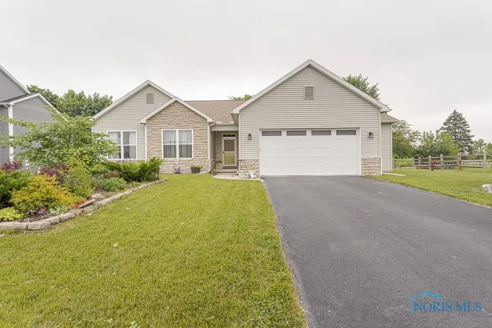 11023 Bay Trace Drive, Perrysburg, Ohio 43551, 3 Bedrooms Bedrooms, 8 Rooms Rooms,2 BathroomsBathrooms,Residential,For Sale,Bay Trace,6130835