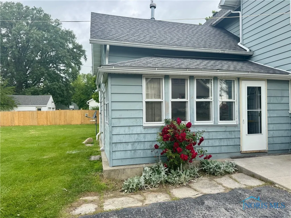 308 S Main Street, Hicksville, Ohio 43526, 3 Bedrooms Bedrooms, 8 Rooms Rooms,2 BathroomsBathrooms,Residential,For Sale,Main,6130746