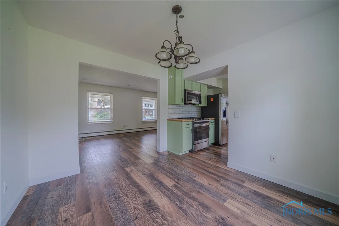 3849 Sylvanwood Drive, Sylvania, Ohio 43560, 4 Bedrooms Bedrooms, 7 Rooms Rooms,3 BathroomsBathrooms,Residential,For Sale,Sylvanwood,6130857