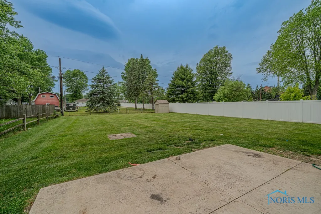 3849 Sylvanwood Drive, Sylvania, Ohio 43560, 4 Bedrooms Bedrooms, 7 Rooms Rooms,3 BathroomsBathrooms,Residential,For Sale,Sylvanwood,6130857