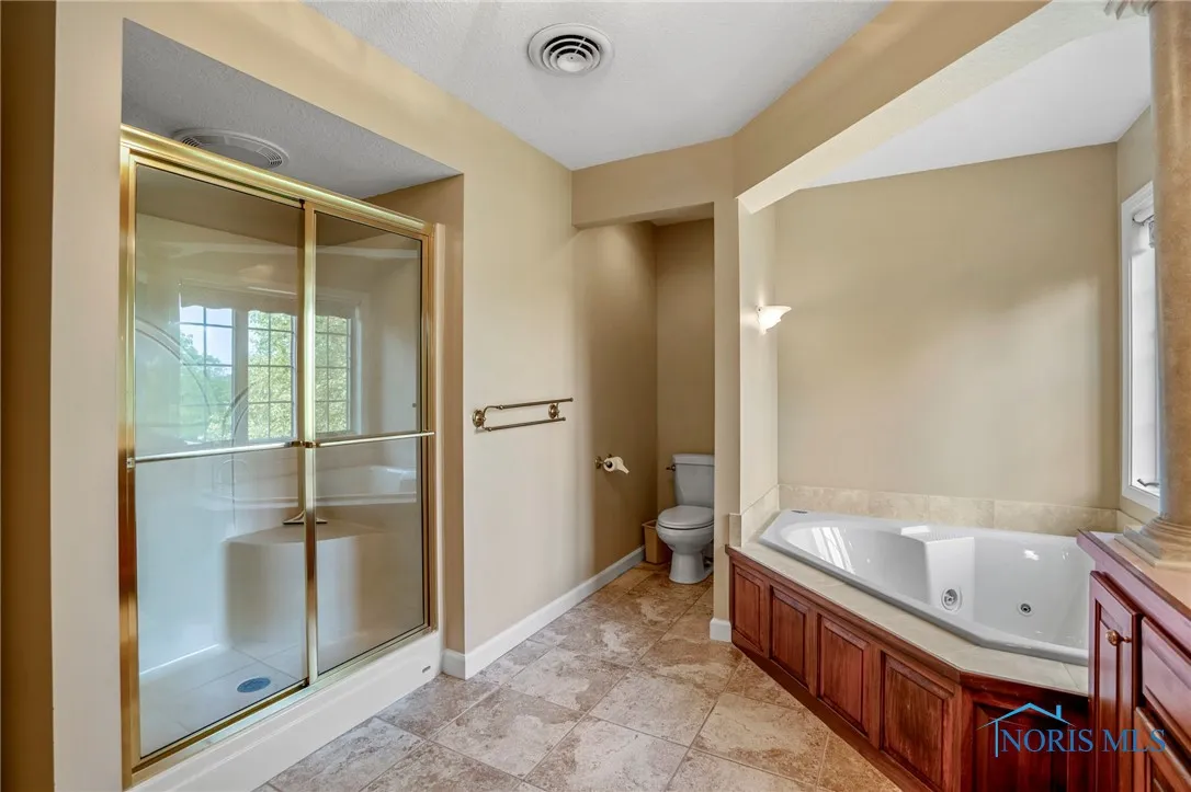 16890 W River Road, Bowling Green, Ohio 43402, 5 Bedrooms Bedrooms, 15 Rooms Rooms,5 BathroomsBathrooms,Residential,For Sale,River,6130826