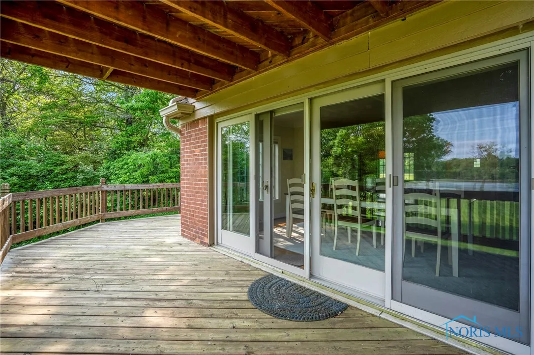 16890 W River Road, Bowling Green, Ohio 43402, 5 Bedrooms Bedrooms, 15 Rooms Rooms,5 BathroomsBathrooms,Residential,For Sale,River,6130826