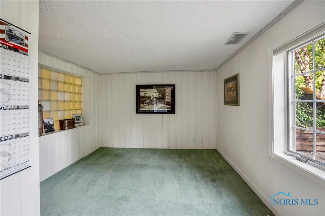 16890 W River Road, Bowling Green, Ohio 43402, 5 Bedrooms Bedrooms, 15 Rooms Rooms,5 BathroomsBathrooms,Residential,For Sale,River,6130826