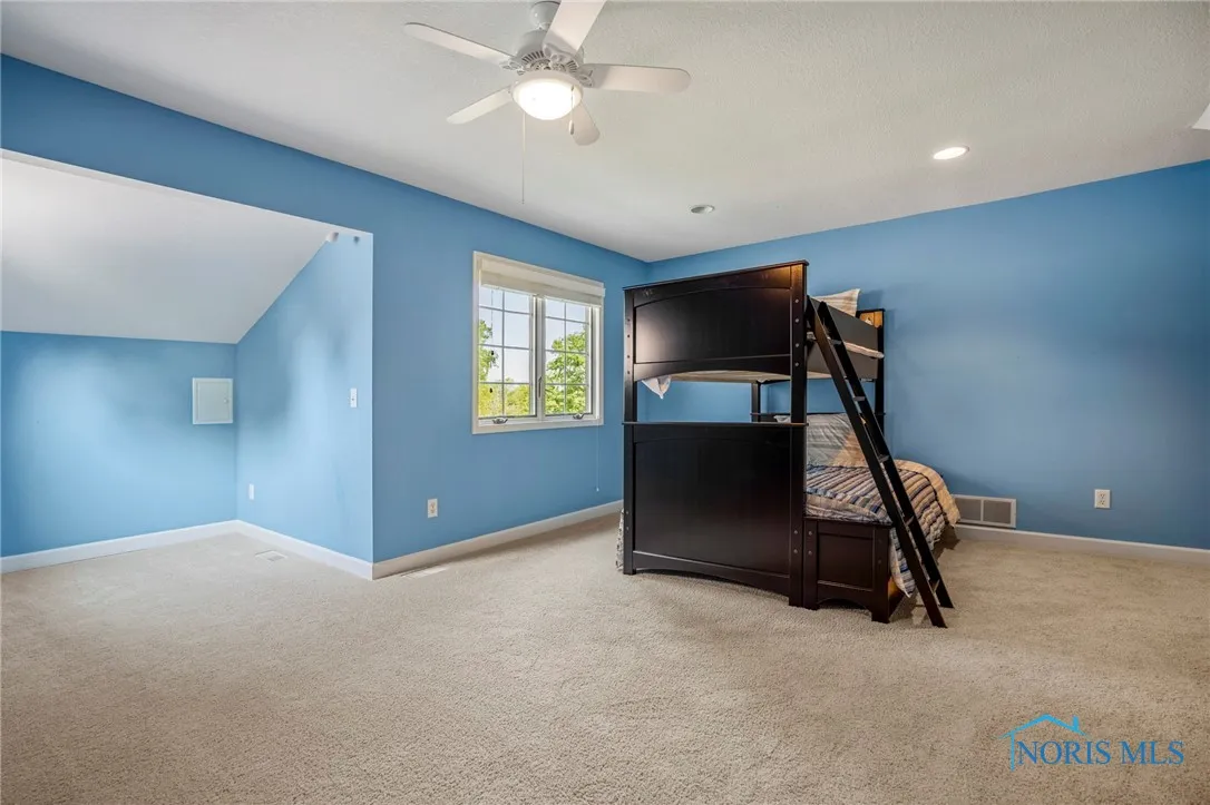 16890 W River Road, Bowling Green, Ohio 43402, 5 Bedrooms Bedrooms, 15 Rooms Rooms,5 BathroomsBathrooms,Residential,For Sale,River,6130826