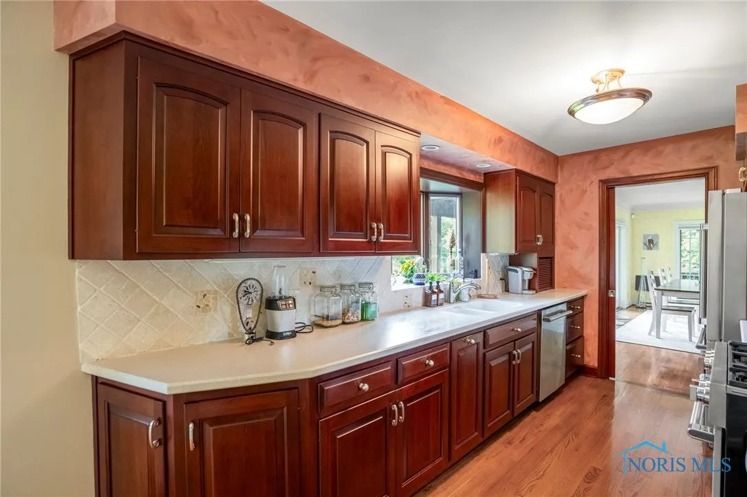 16890 W River Road, Bowling Green, Ohio 43402, 5 Bedrooms Bedrooms, 15 Rooms Rooms,5 BathroomsBathrooms,Residential,For Sale,River,6130826
