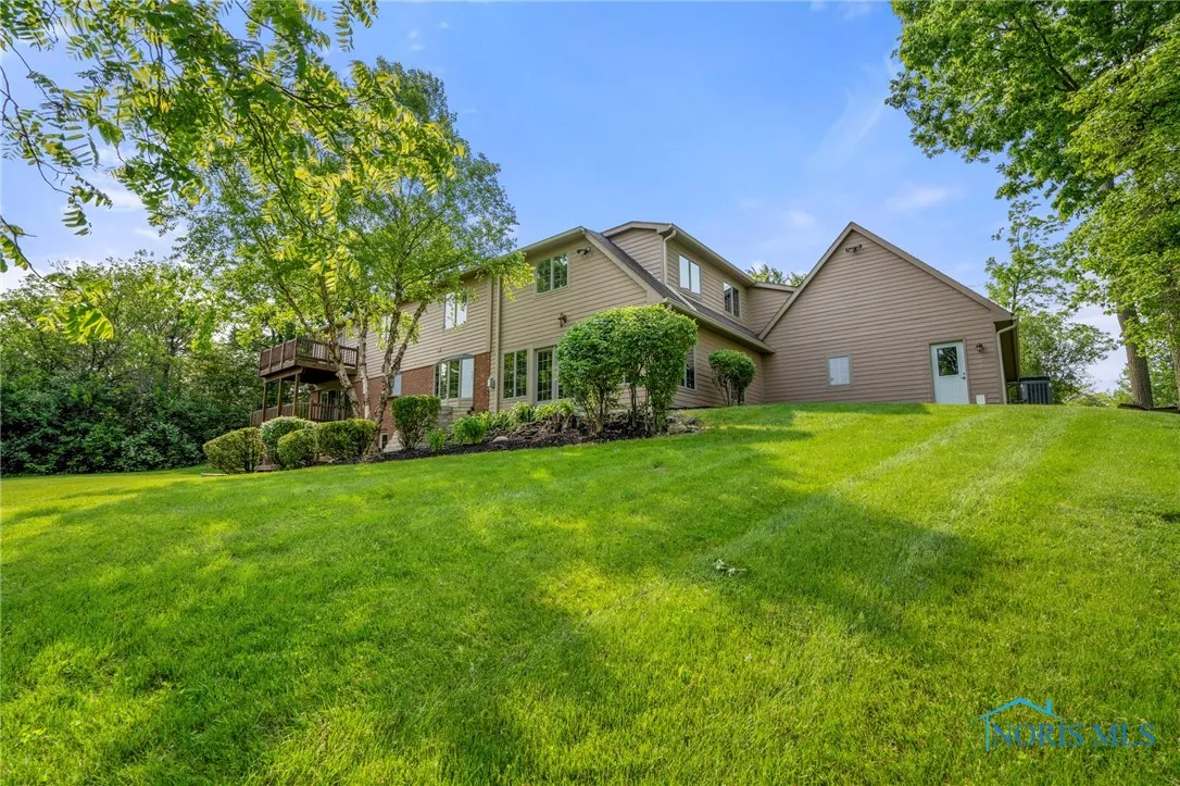 16890 W River Road, Bowling Green, Ohio 43402, 5 Bedrooms Bedrooms, 15 Rooms Rooms,5 BathroomsBathrooms,Residential,For Sale,River,6130826