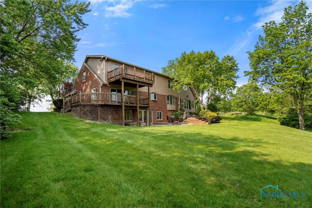 16890 W River Road, Bowling Green, Ohio 43402, 5 Bedrooms Bedrooms, 15 Rooms Rooms,5 BathroomsBathrooms,Residential,For Sale,River,6130826