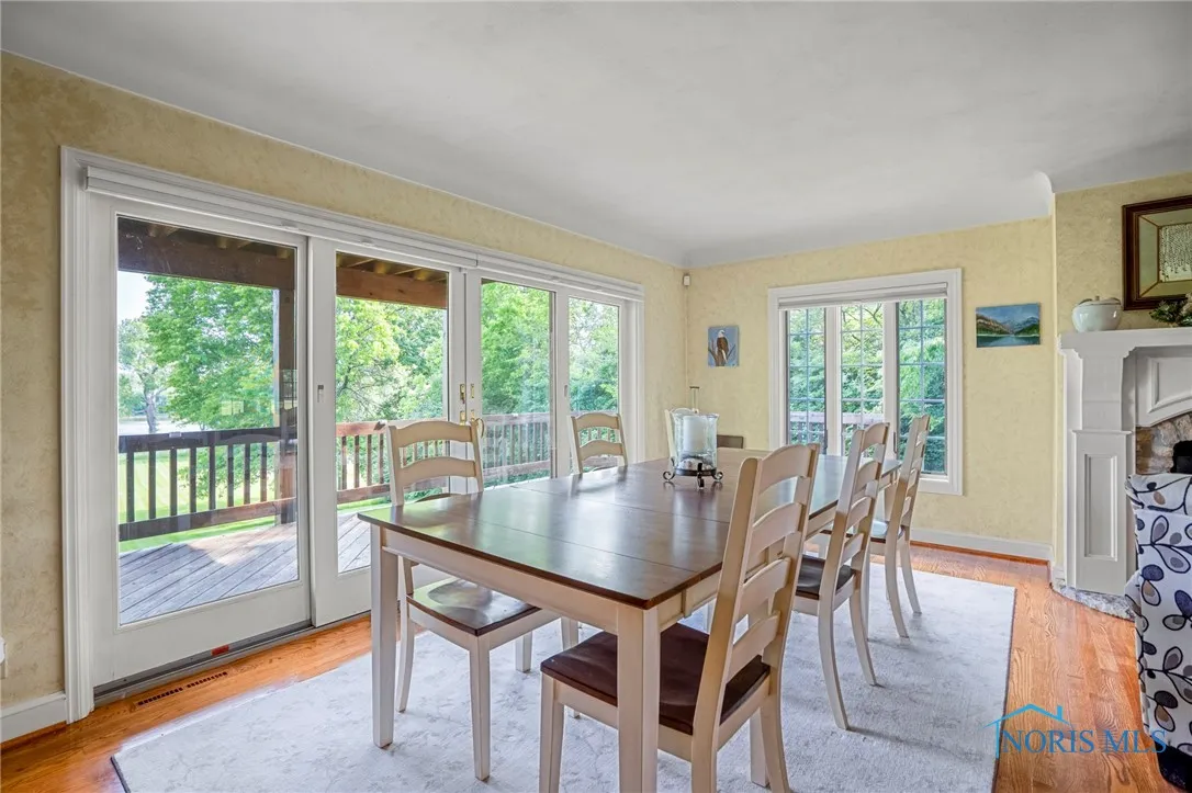 16890 W River Road, Bowling Green, Ohio 43402, 5 Bedrooms Bedrooms, 15 Rooms Rooms,5 BathroomsBathrooms,Residential,For Sale,River,6130826