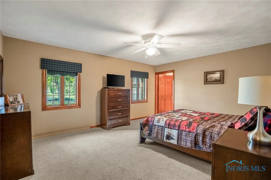 16890 W River Road, Bowling Green, Ohio 43402, 5 Bedrooms Bedrooms, 15 Rooms Rooms,5 BathroomsBathrooms,Residential,For Sale,River,6130826