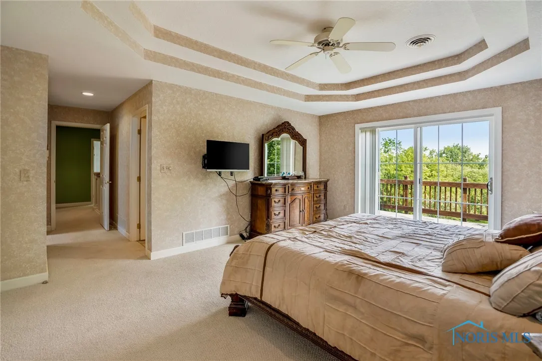 16890 W River Road, Bowling Green, Ohio 43402, 5 Bedrooms Bedrooms, 15 Rooms Rooms,5 BathroomsBathrooms,Residential,For Sale,River,6130826