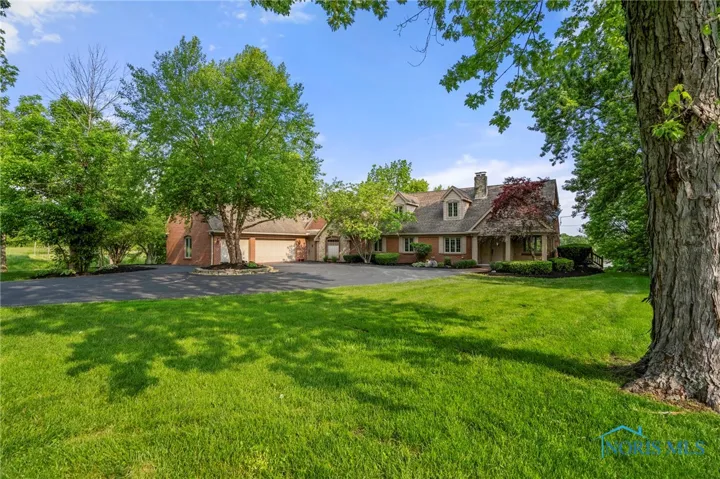 16890 W River Road, Bowling Green, Ohio 43402, 5 Bedrooms Bedrooms, 15 Rooms Rooms,5 BathroomsBathrooms,Residential,For Sale,River,6130826