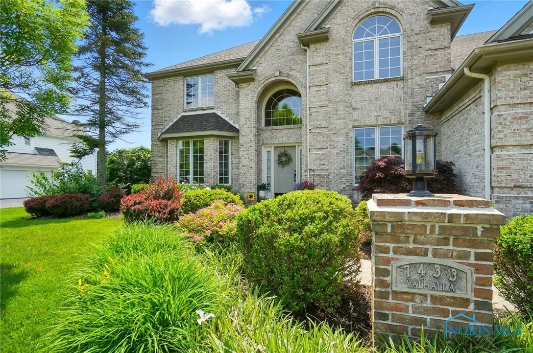 7433 Valhalla Drive, Maumee, Ohio 43537, 4 Bedrooms Bedrooms, 14 Rooms Rooms,4 BathroomsBathrooms,Residential,For Sale,Valhalla,6130863