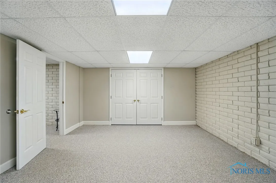 7433 Valhalla Drive, Maumee, Ohio 43537, 4 Bedrooms Bedrooms, 14 Rooms Rooms,4 BathroomsBathrooms,Residential,For Sale,Valhalla,6130863